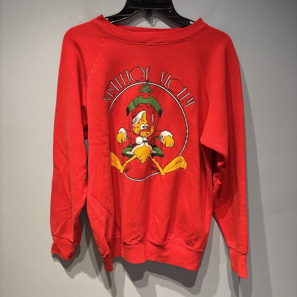 Vintage 80's Mistletoe Victim Christmas Kiss Red Duck Crewneck Sweatshirt Sz L